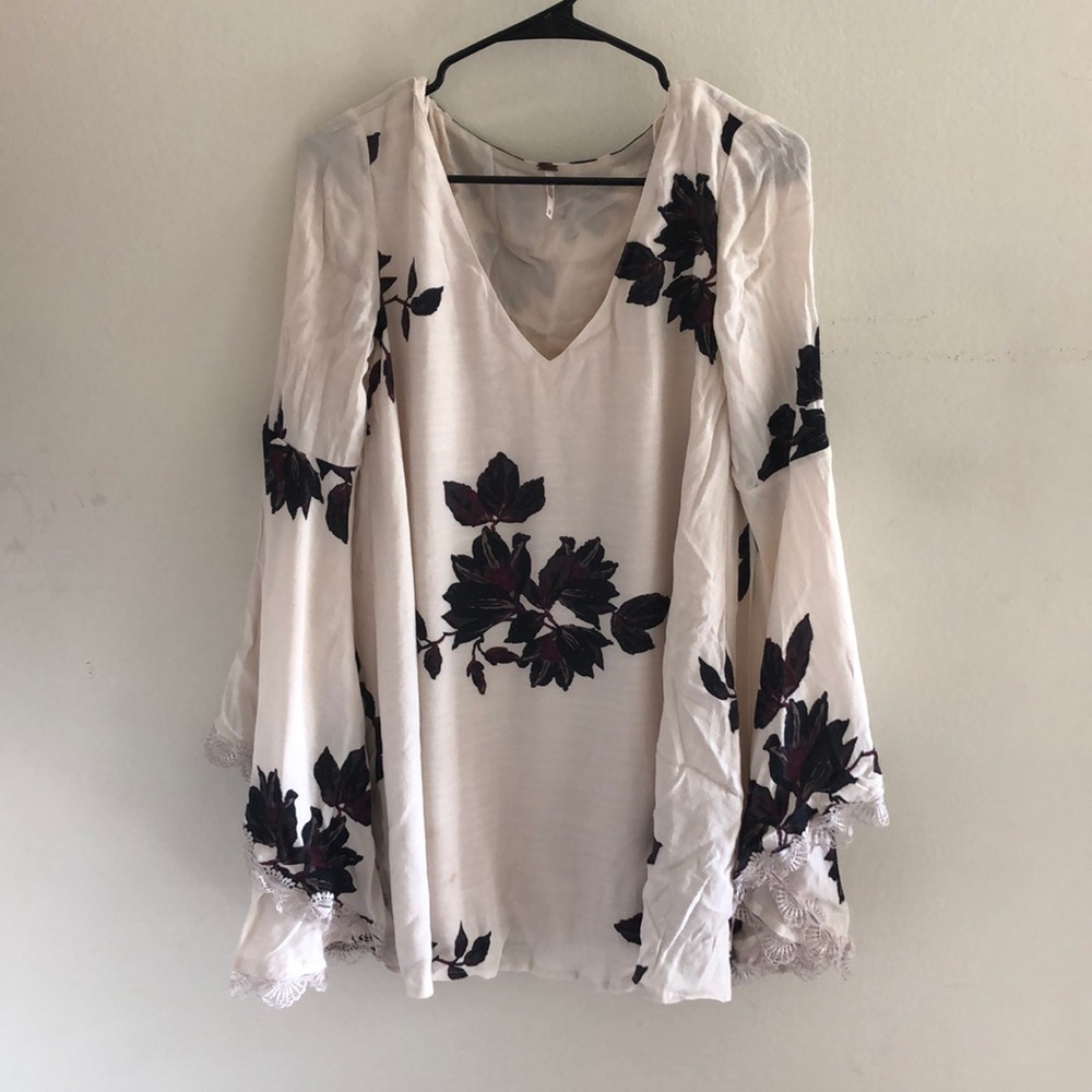 Free people tunic with cute sleeves